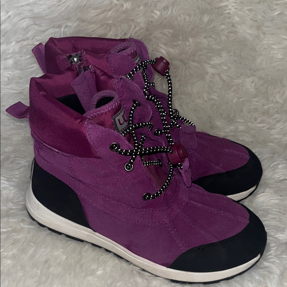 UGG Turlock Girl's Magenta Winter Boots size 5